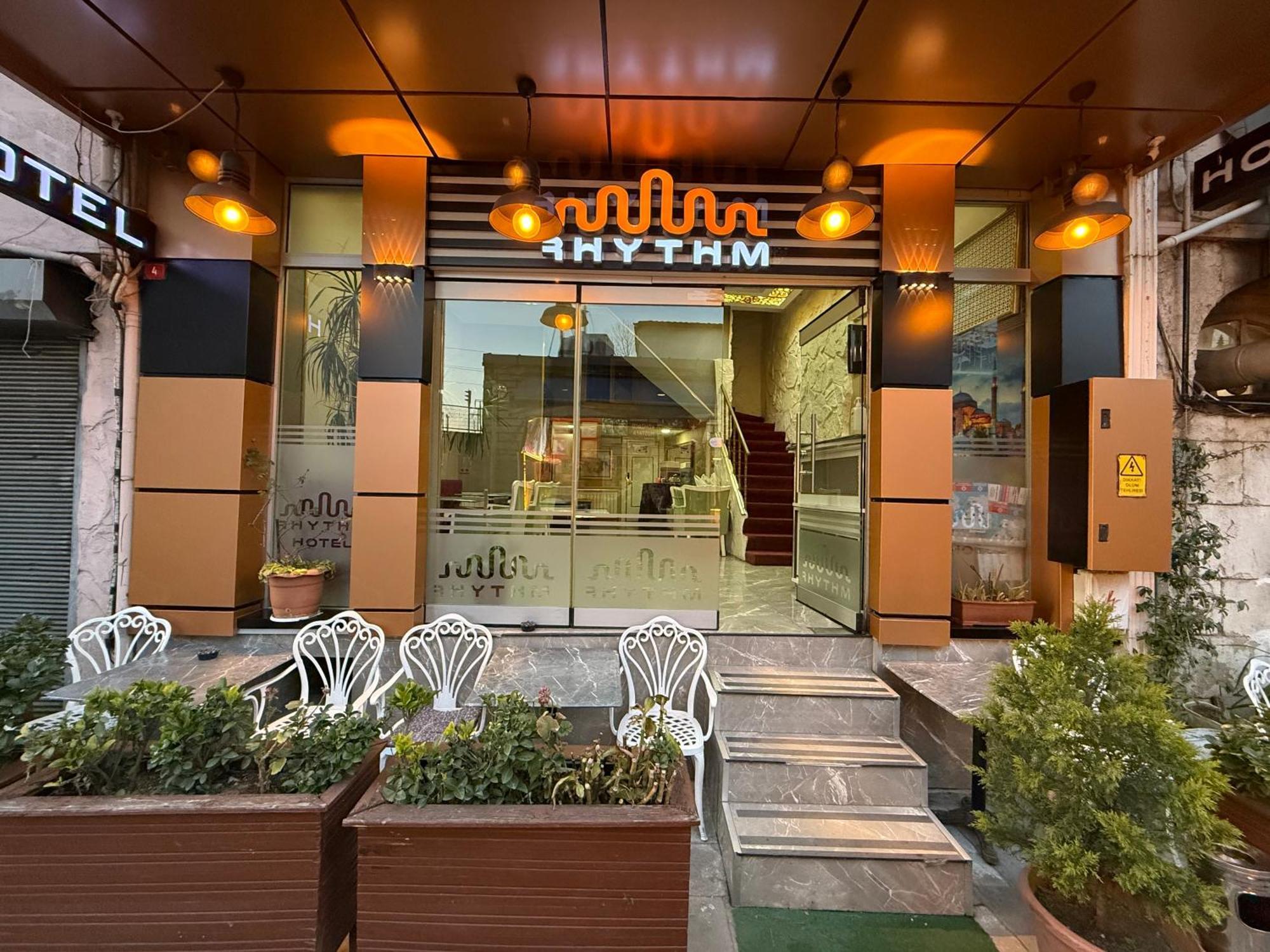 Hotel Rhythm 2*