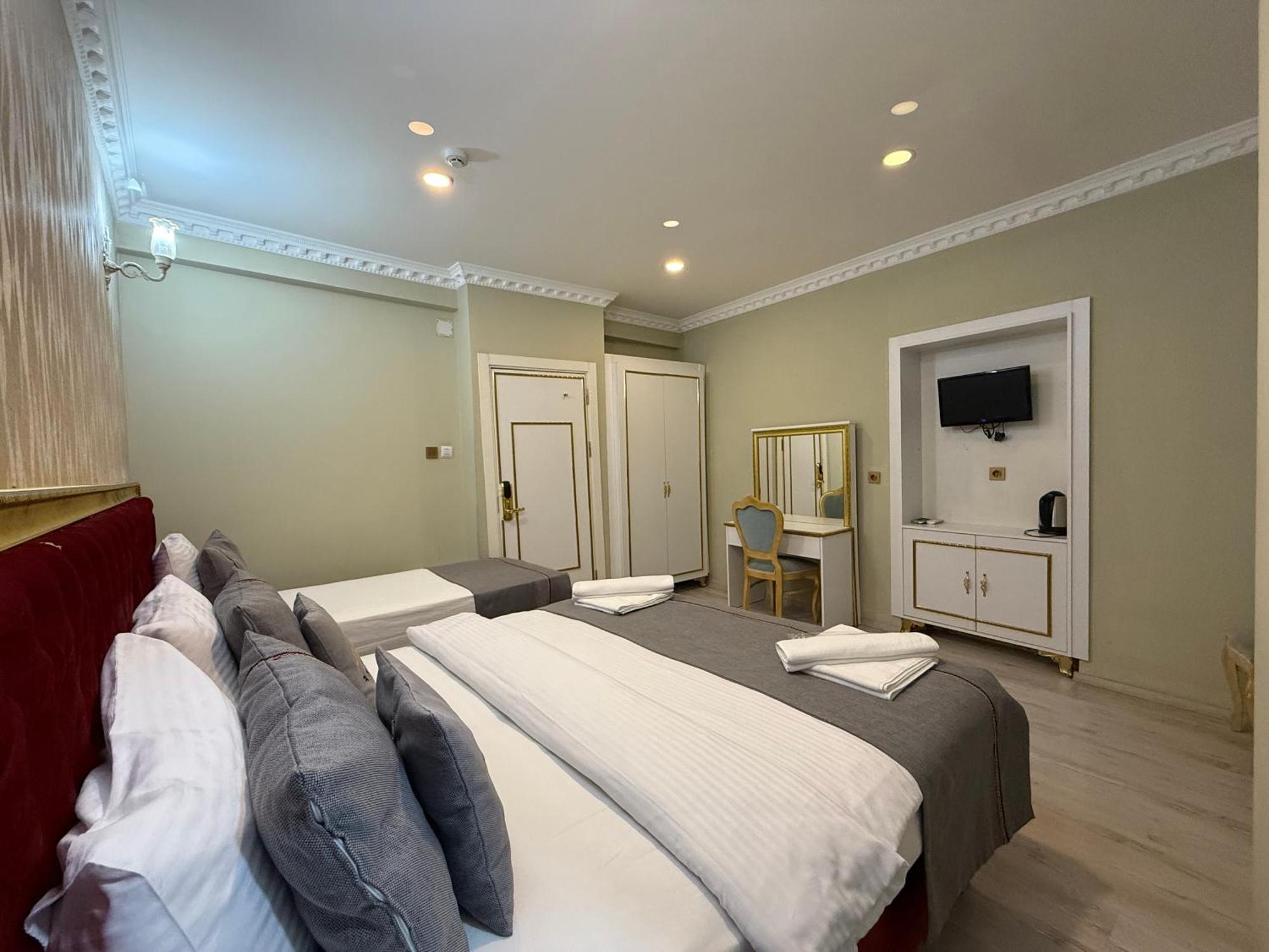 Hotel Rhythm 2*