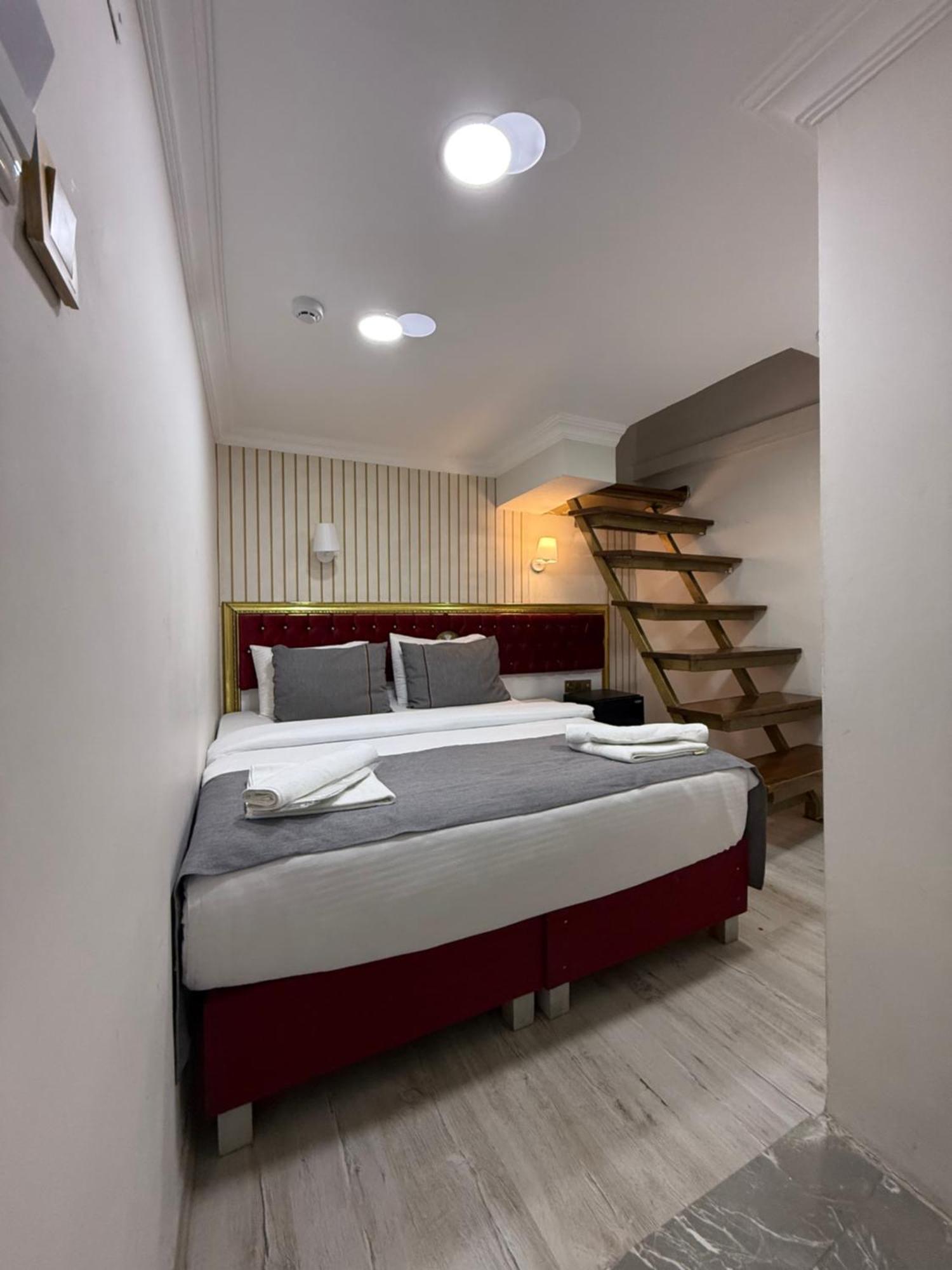 Hotel Rhythm 2*