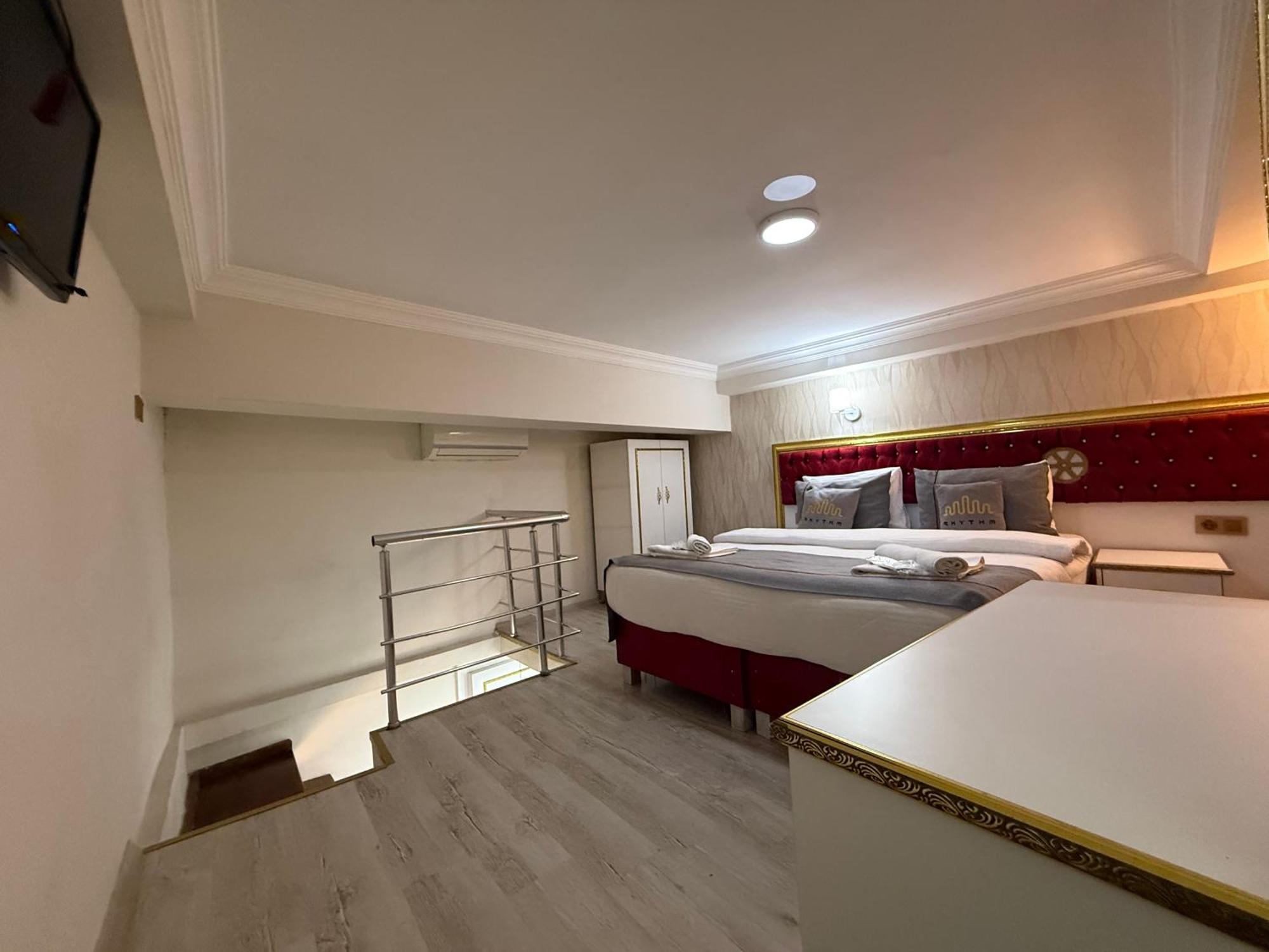 Rhythm Hotel 2*
